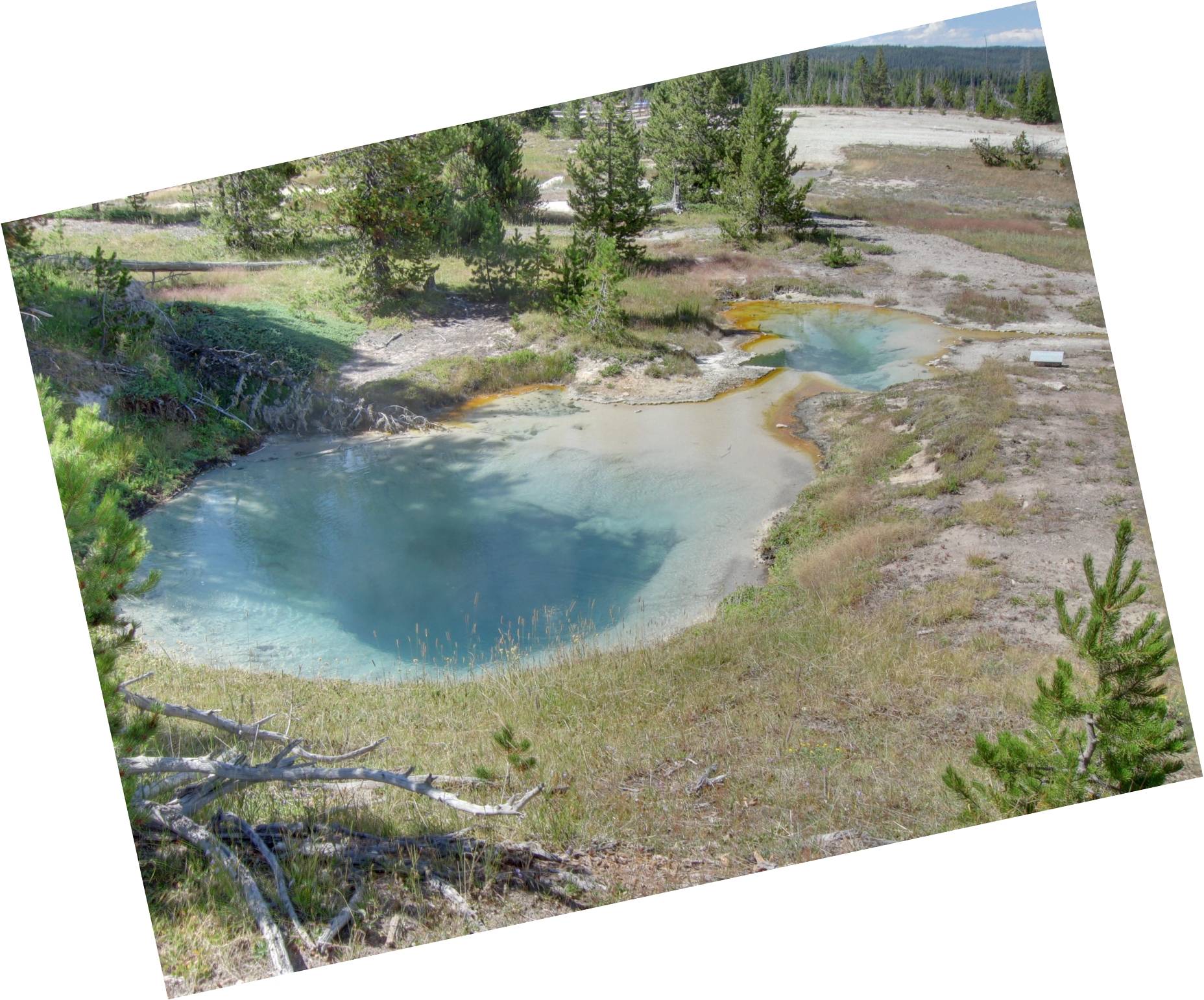 Image: The Bluebell Pool in the West Thumb Geyser Basin