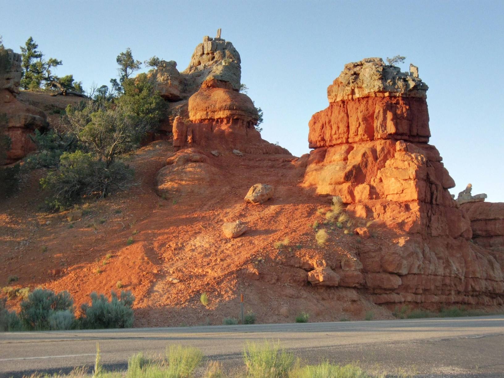 Image: The rock formations (hoodoos) in the Red Canyon at sunset