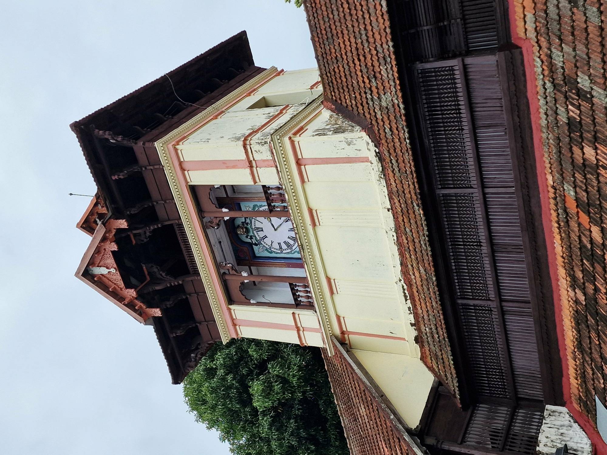 A detail of the Methan Mani clock tower